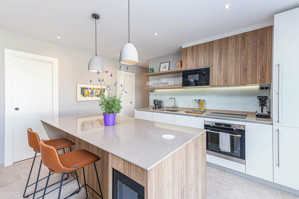 Luxury Apartment, 3 Bedrooms | Private kitchen | Full-size fridge, microwave, oven, stovetop