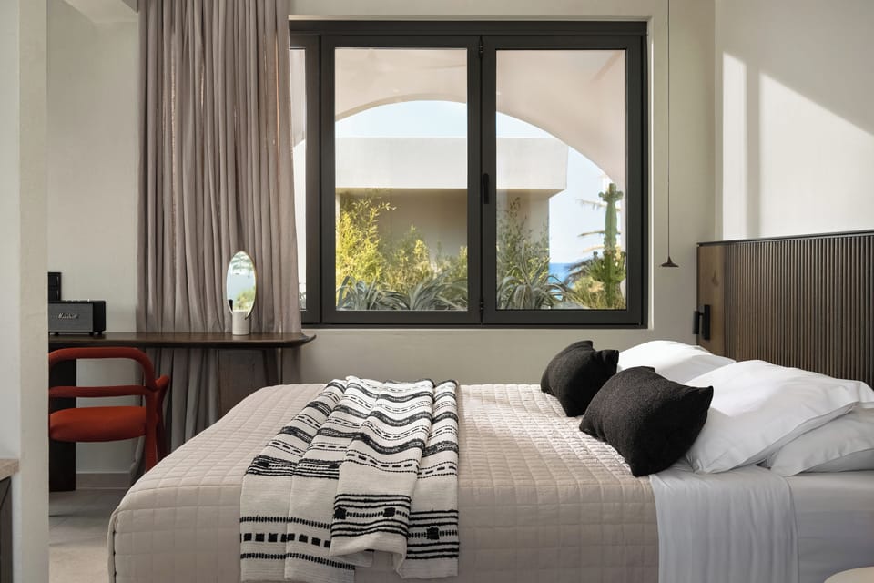 One-Bedroom Suite with Outdoor Jacuzzi | 1 bedroom, minibar, in-room safe, desk