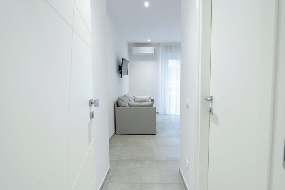 Premium bedding, pillowtop beds, desk, laptop workspace