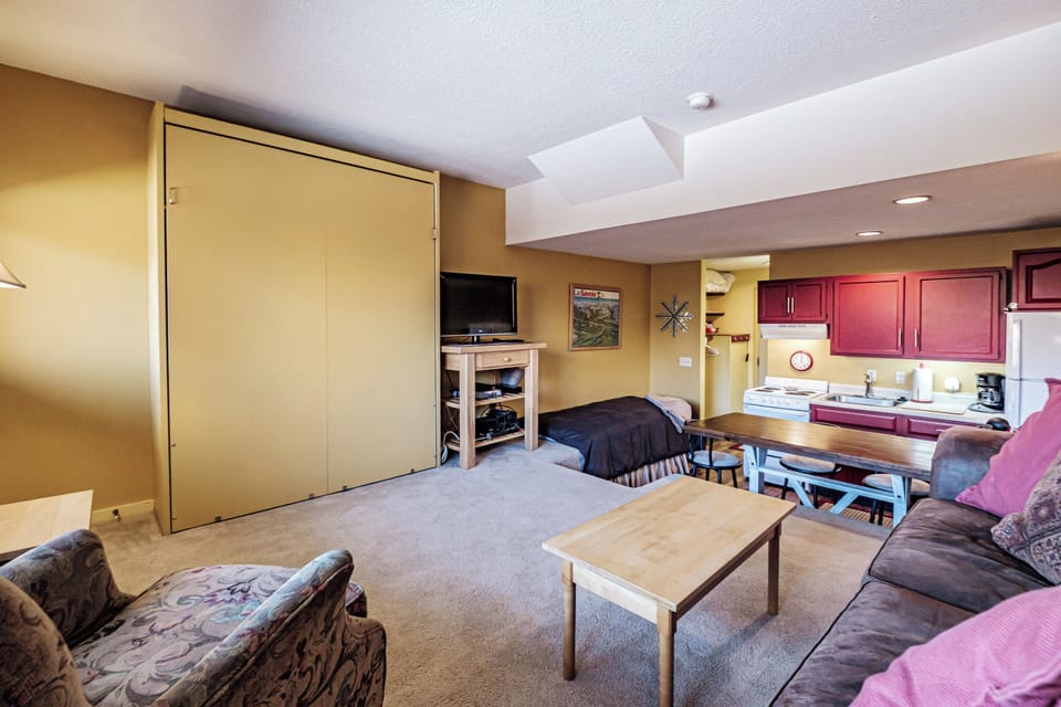 Living room/ kitchen