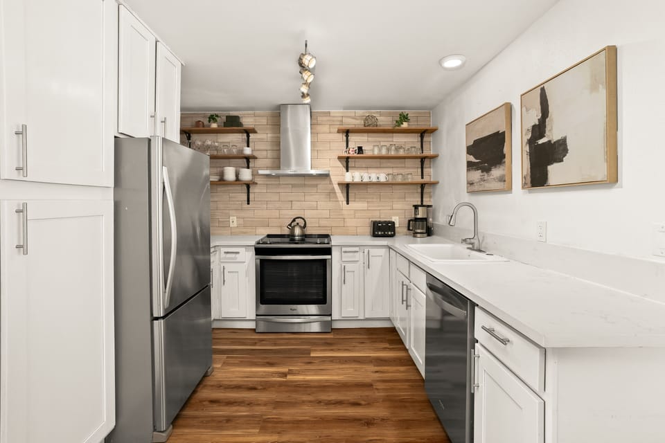 Condo, 3 Bedrooms | Private kitchen | Coffee/tea maker, fridge, oven, stovetop