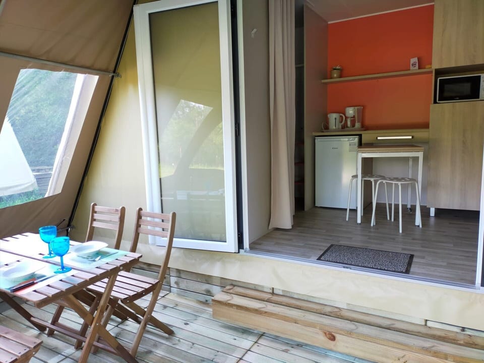 Tent | Dining