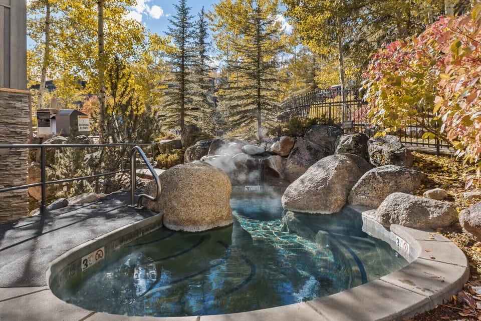 The complex has two large hot tubs, a pool, fitness center, and sauna which are conveniently located a few steps outside of the condo! All open year round!
