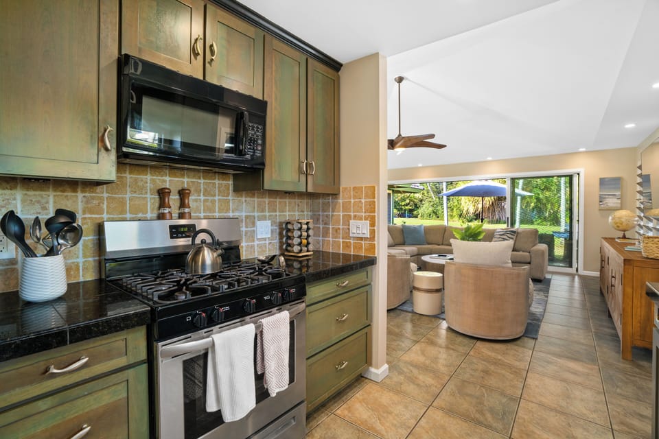 Open floor plan so you don't miss anything while cooking.