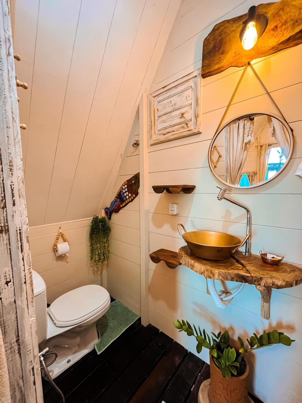 Premium Chalet, Sea View | Bathroom | Towels, soap, shampoo, toilet paper