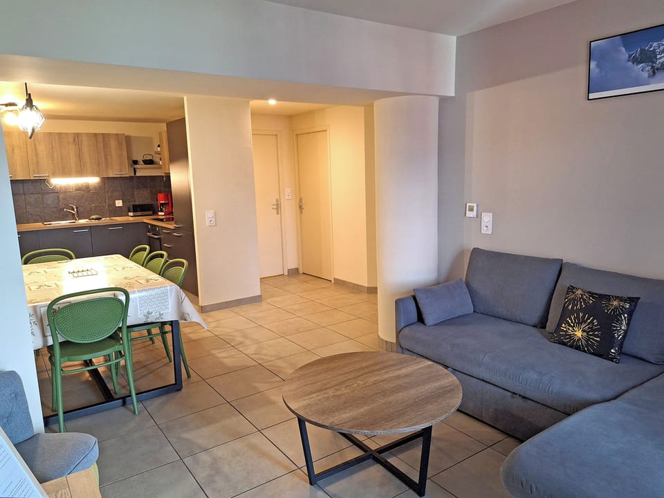 3-rooms apartment in front of snow Apartment in Landry