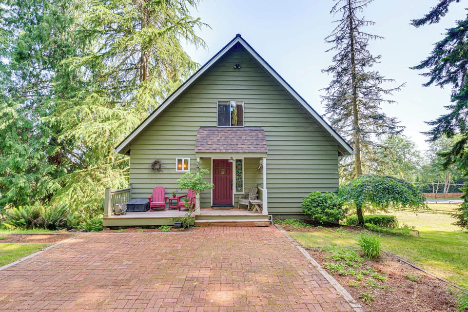 Cabin Exterior | Keyless Entry | Central Heating