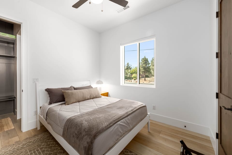 Upstairs Bedroom 2 - Queen Size Bed