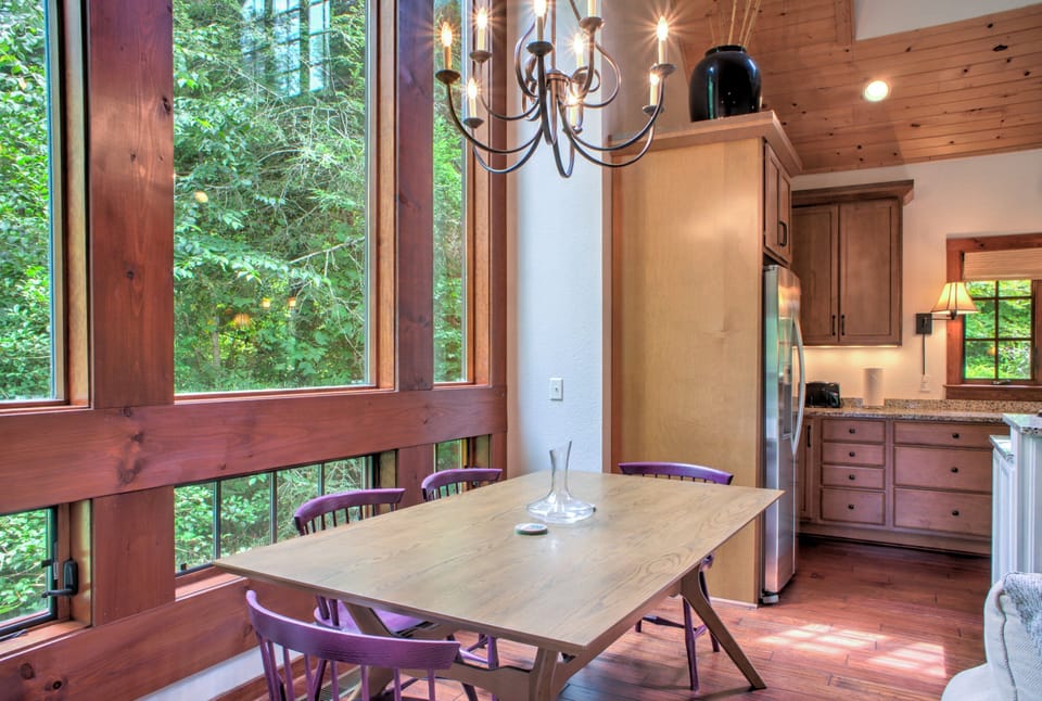 Dining Table seats 6