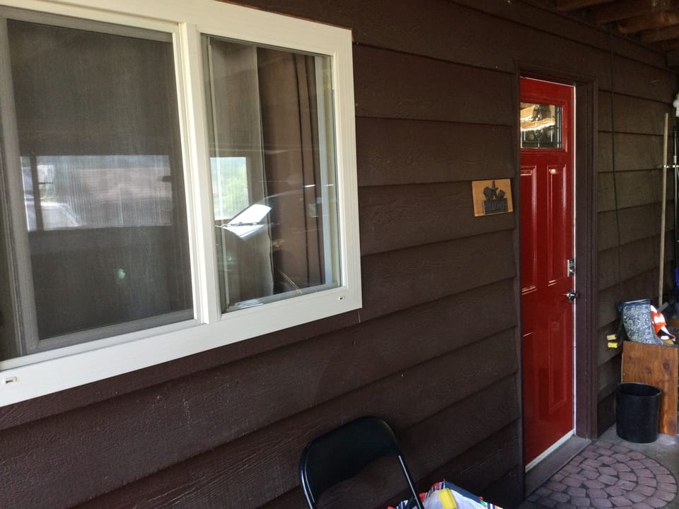 The Lucky Red door to the Sea Shell Inn
