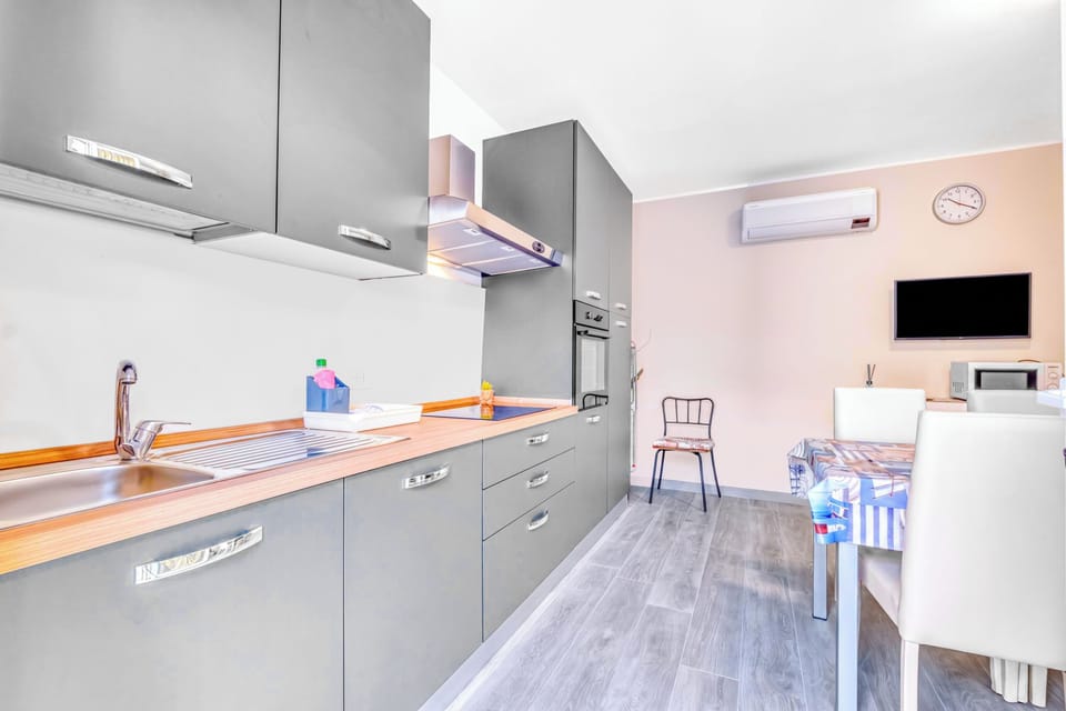 Kitchen and dining area