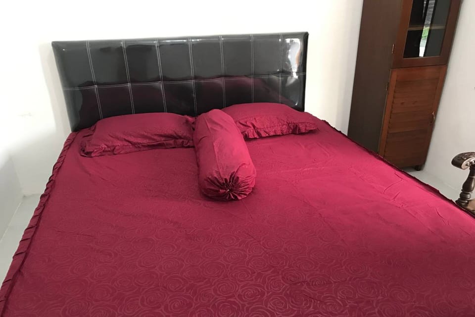 Standard Double Room | Bed sheets