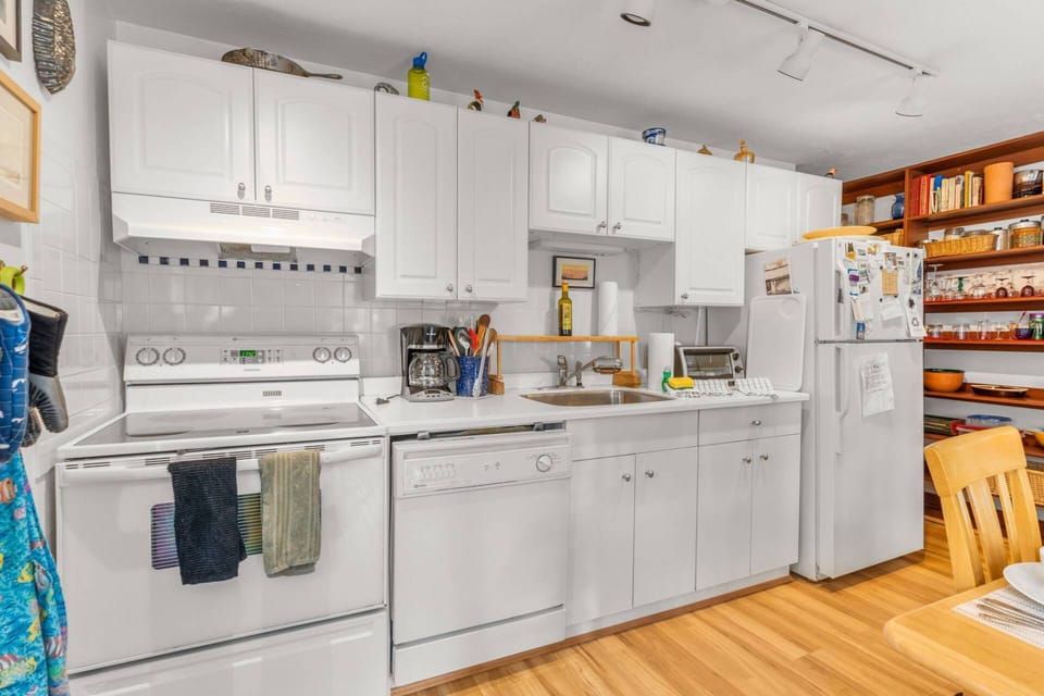 Full kitchen #
