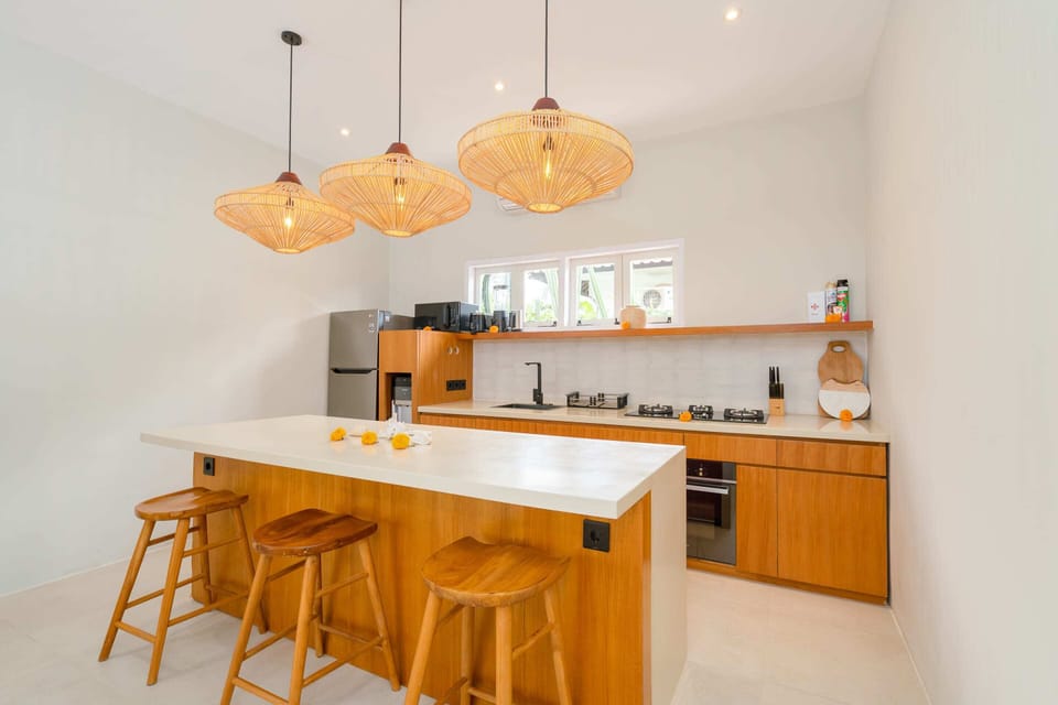 Basic Villa | Private kitchen | Fridge, microwave, oven, stovetop