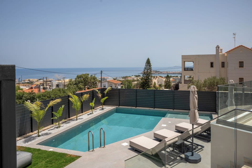 Tranquility unfold at the 40m2 pool area with enchanted outdoor settings.