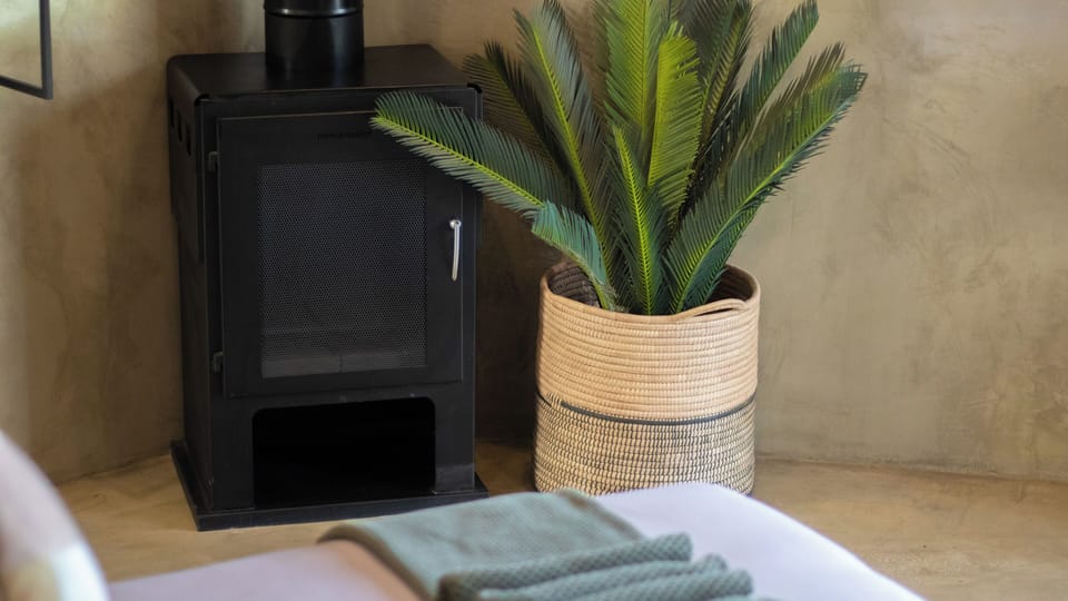 Luxury Cabin, Garden View | Minibar, in-room safe, desk, laptop workspace
