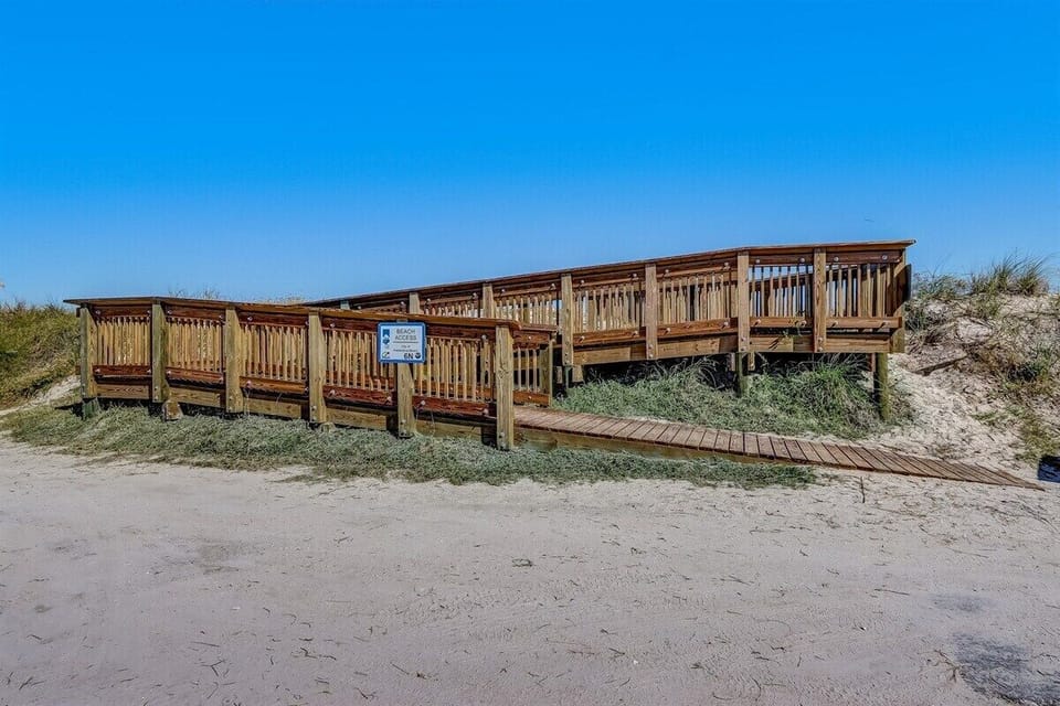 Just 2 Blocks to Beach Access 6N with Convenient Ramp