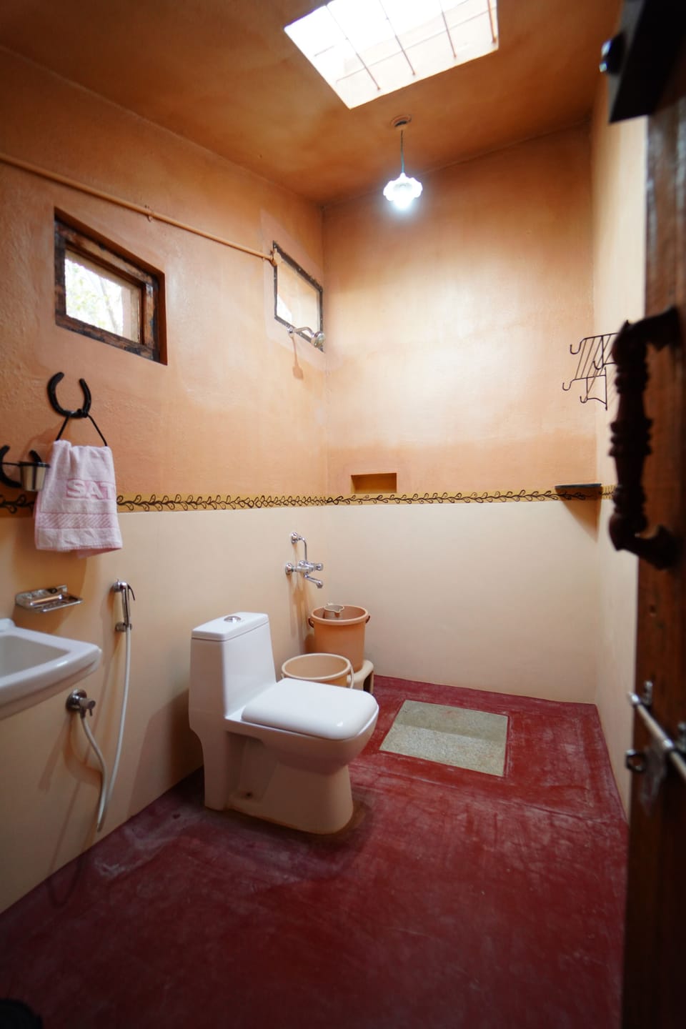 Classic Cottage, Garden View | Bathroom | Shower, towels