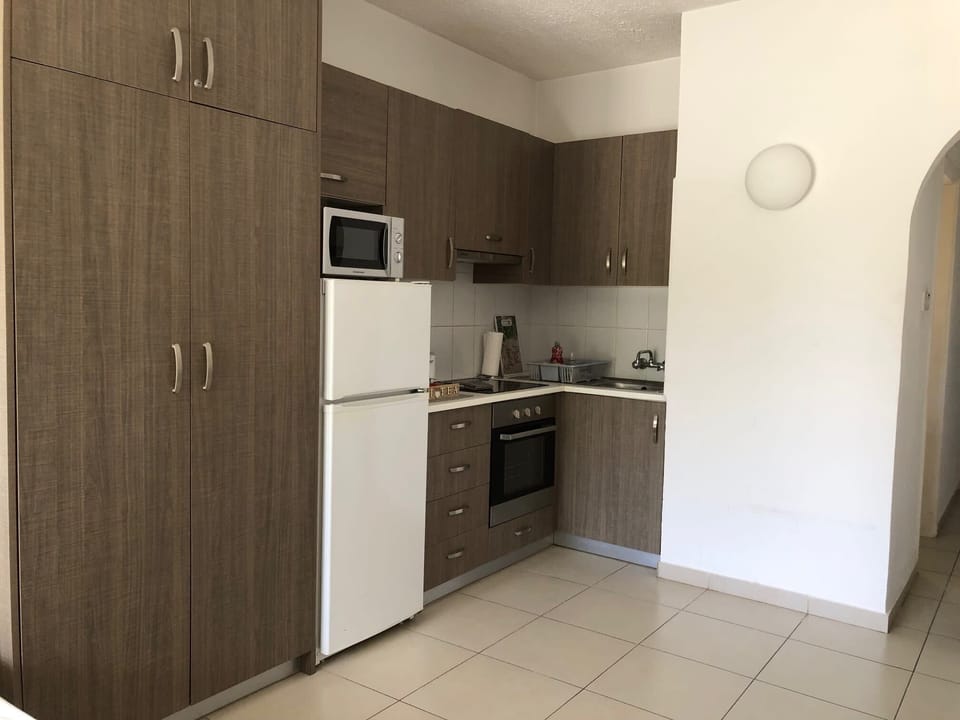 Compact and fully equipped kitchen
