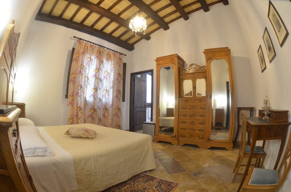 Double Room | In-room safe, free WiFi