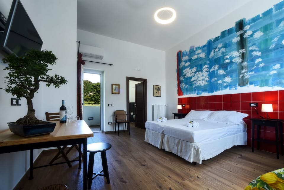 Comfort Triple Room | Minibar, WiFi (free), bed sheets