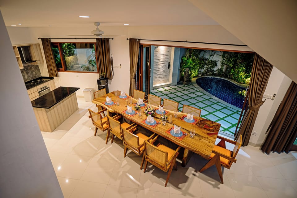 Luxury Villa, 3 Bedrooms, Pool View | Dining room