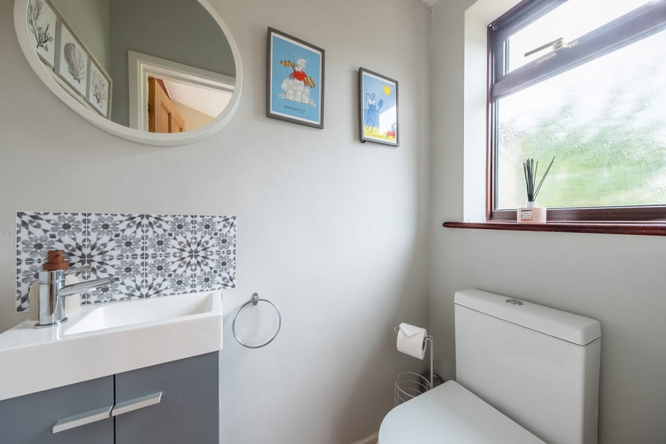 Ground floor: WC