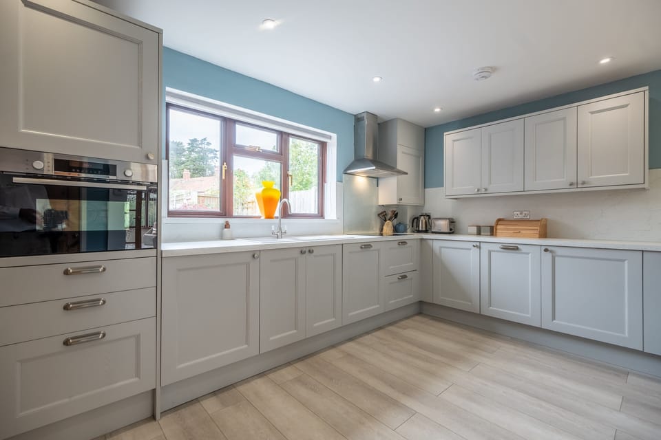 Ground floor: Well-equipped kitchen
