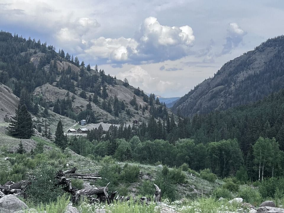Mountain views all the way around.