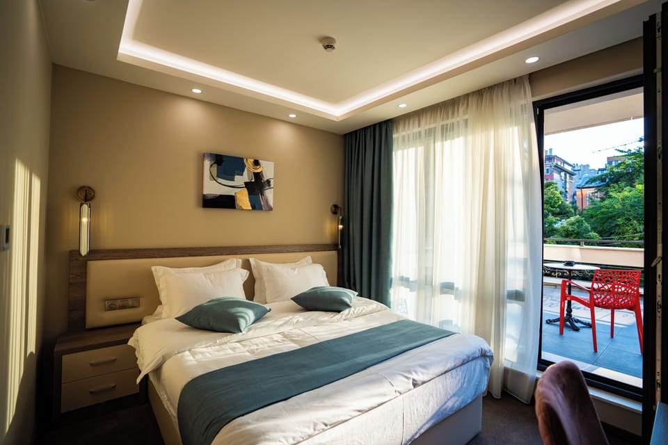 Double Room | Desk, laptop workspace, free WiFi, bed sheets