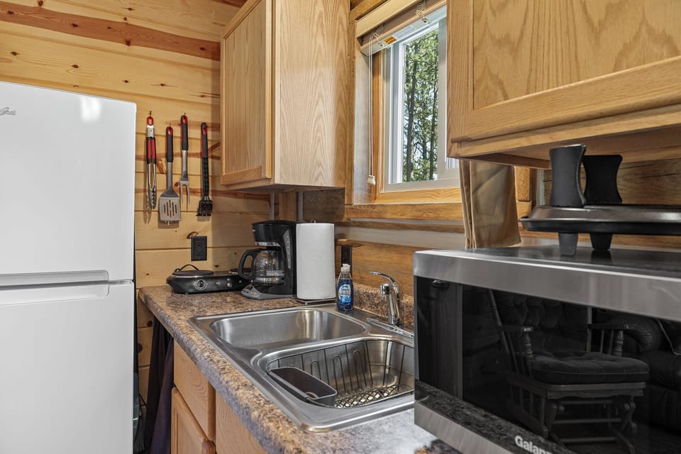 Full fridge and sink! 