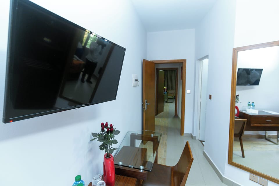 Comfort Suite, Balcony, City View | Minibar, in-room safe, soundproofing, free WiFi