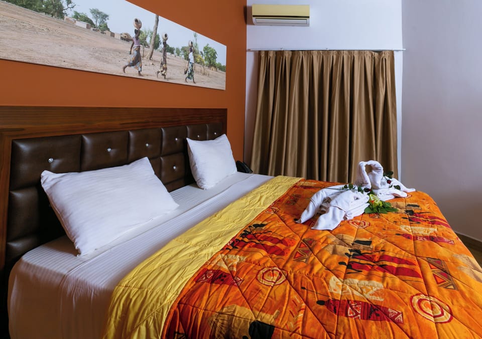 Standard Room, Balcony, Courtyard View | Minibar, in-room safe, soundproofing, free WiFi