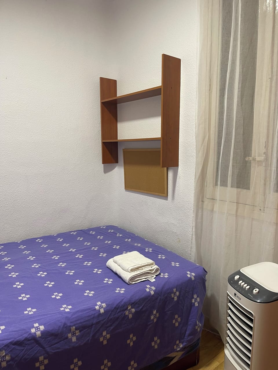 Basic Single Room | Desk, laptop workspace, free WiFi