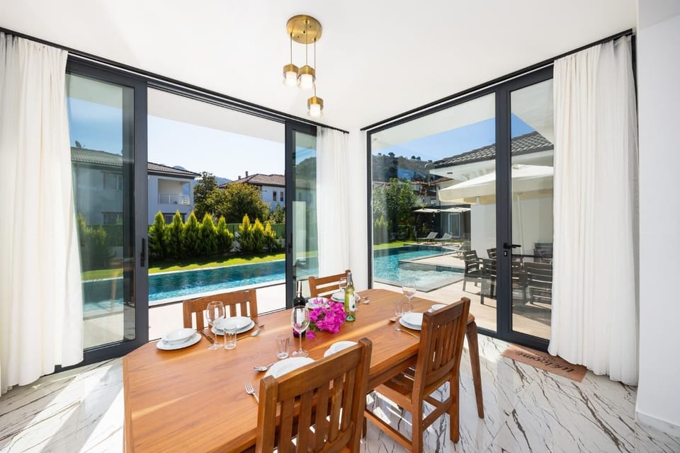 Dining area with A/C
