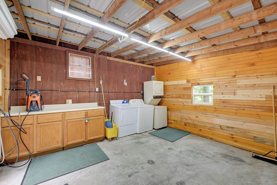 Garage | In-Unit Laundry
