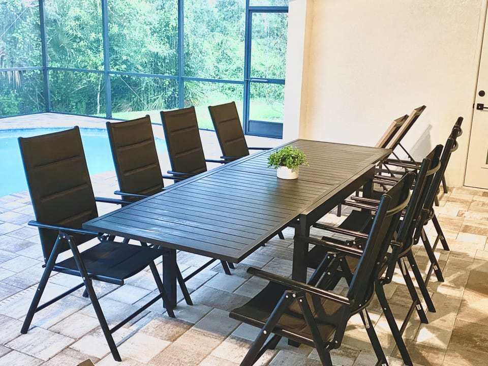 Spacious outdoor dining for eight