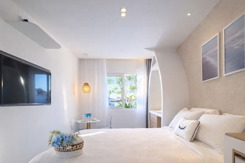 Suite 9 | Premium bedding, memory foam beds, individually decorated