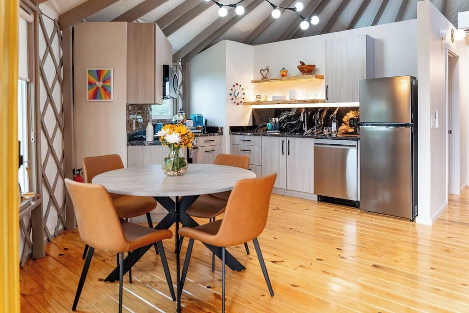 For those wishing to eat in, the charming mid-century mod kitchen & dining area feature an open room concept allowing more interaction between the chef & others. Be sure to tag any culinary creations to @heartstoneat515 and hashtag #heartstoneat515