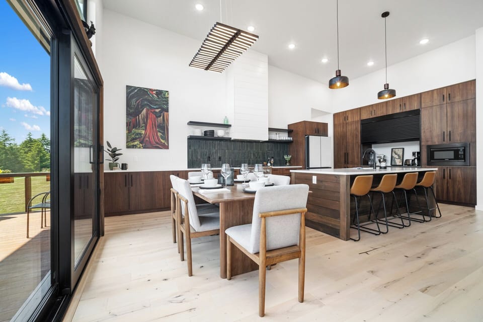 Dining for 6 people with RGB adjustable light chandelier