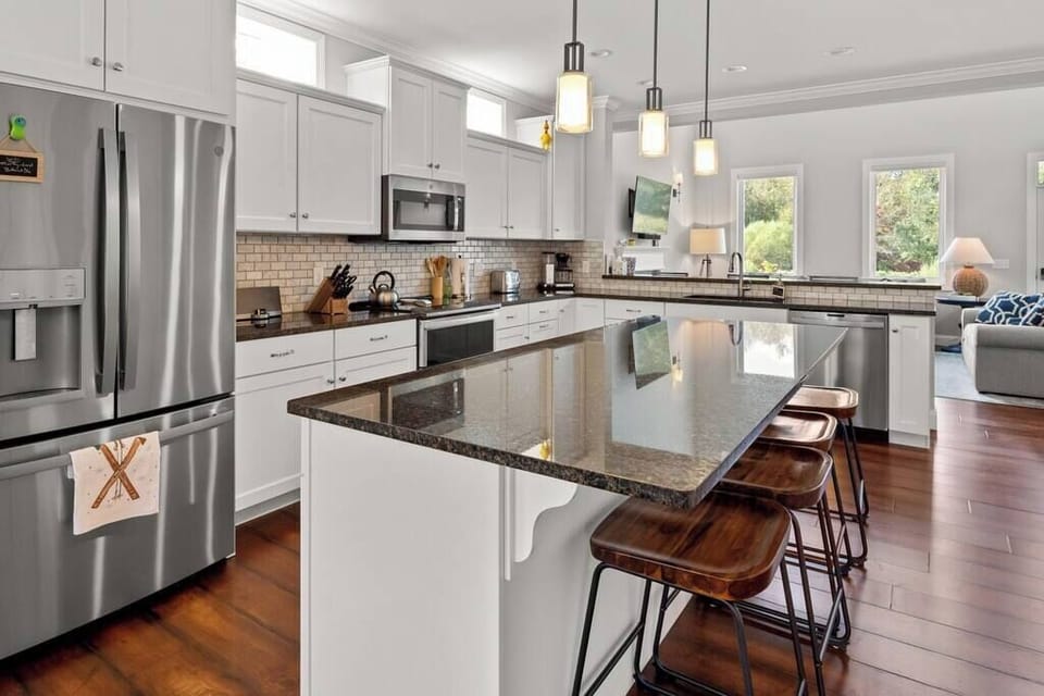 Brand new, gorgeous townhome minutes to Stowe Mtn! (6)