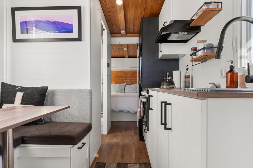 Scenic Tiny Home, Five Minutes to Stowe Main St! (3219)