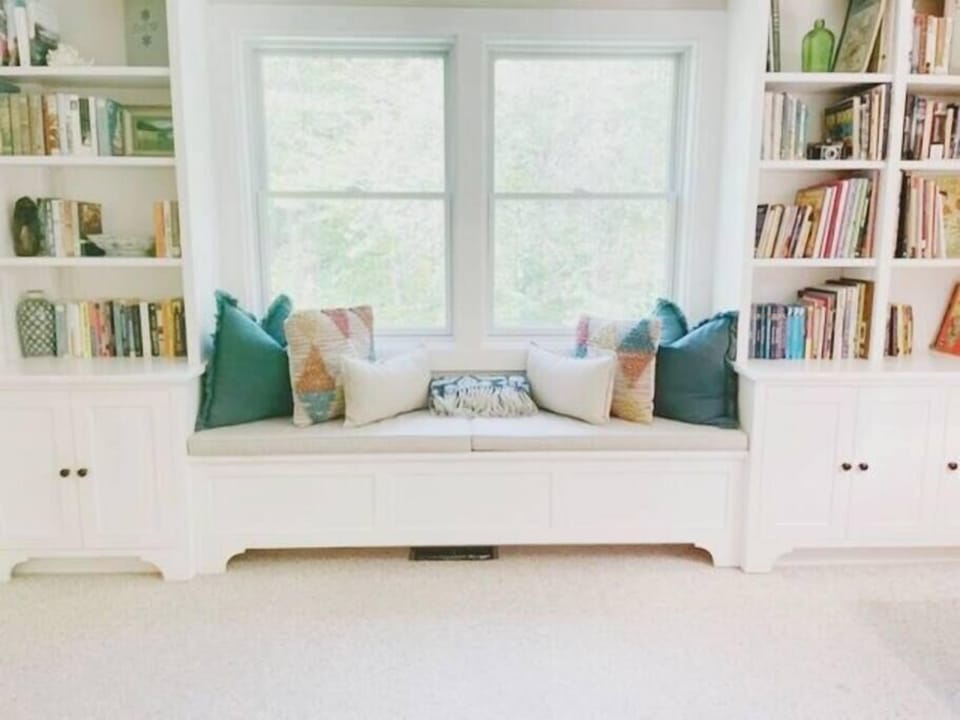Serene & Cozy 3BR Home w/ Large Deck on River (430)