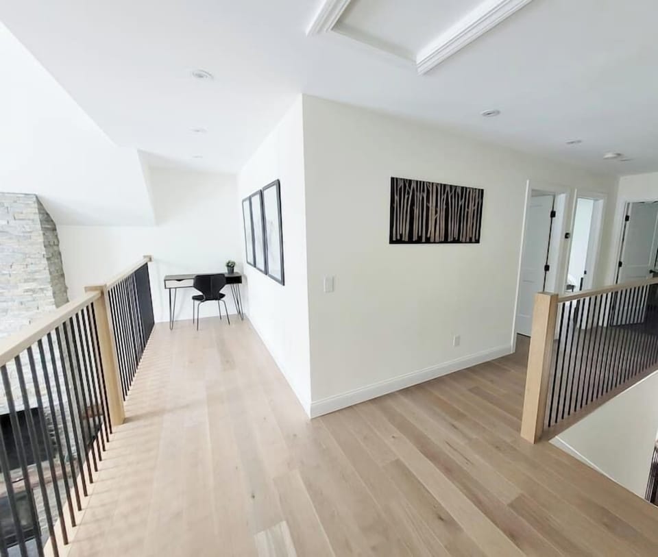 Modern, Gorgeous New Home minutes to Stowe Mt (909)
