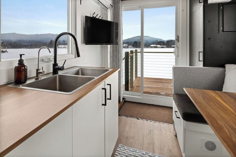 Cozy Tiny House w/ Beautiful Stowe Mountain Views! (1585)