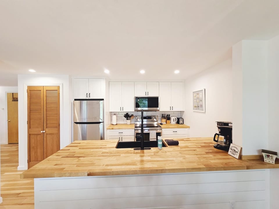 Cute two bedroom condo close to Stowe Mountain (1848)
