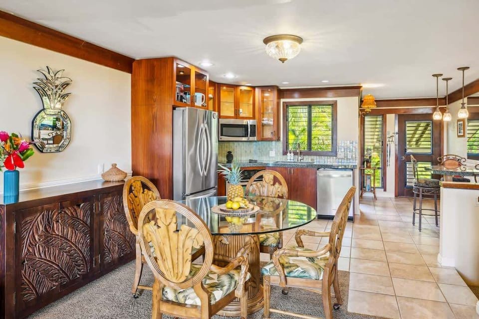 Dining & Kitchen