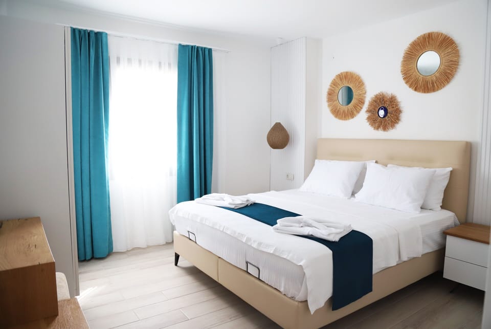 Deluxe Room Garden view | Desk, soundproofing, free WiFi, bed sheets