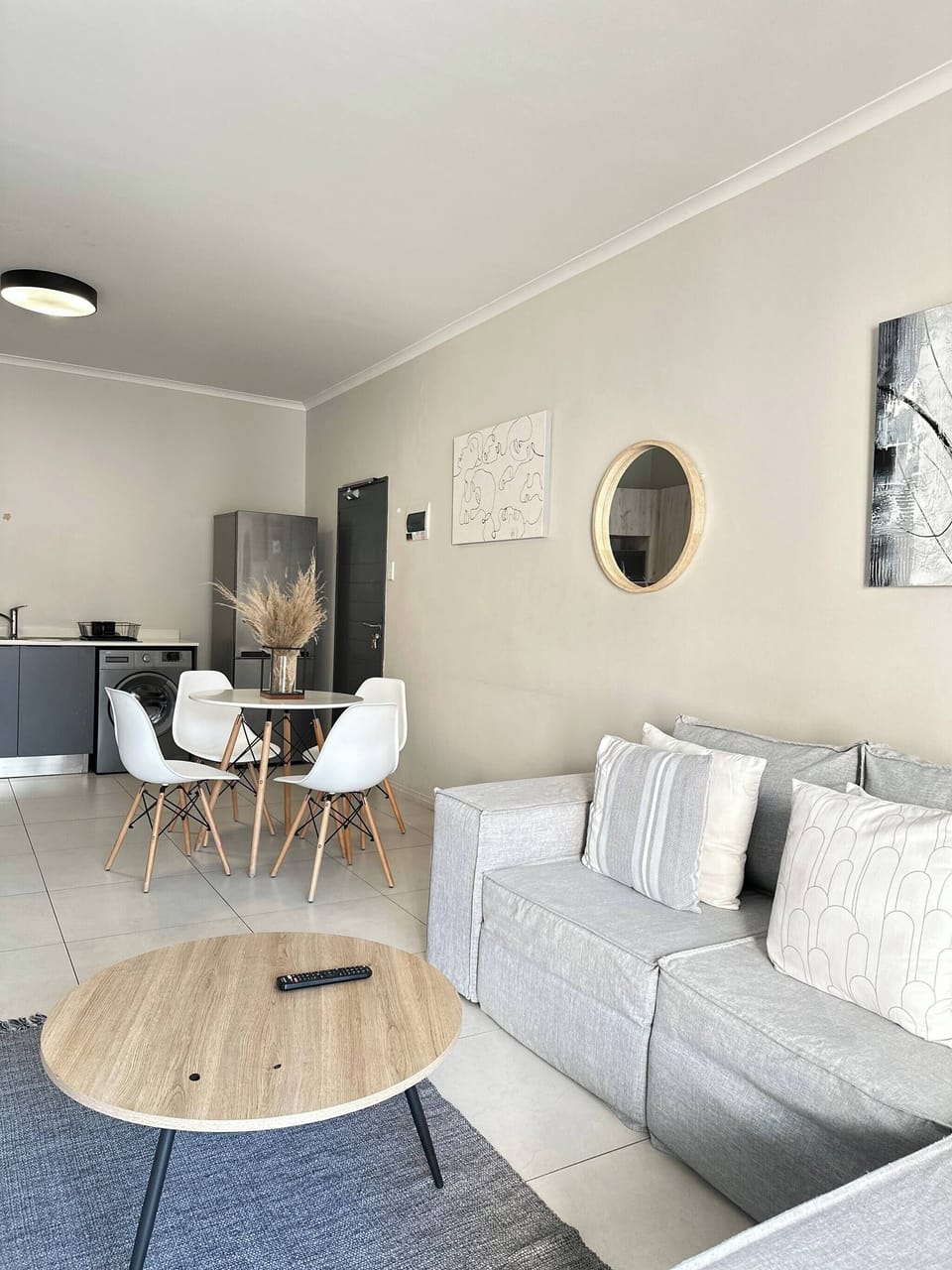Apartment, 1 Bedroom, Balcony, City View | Interior