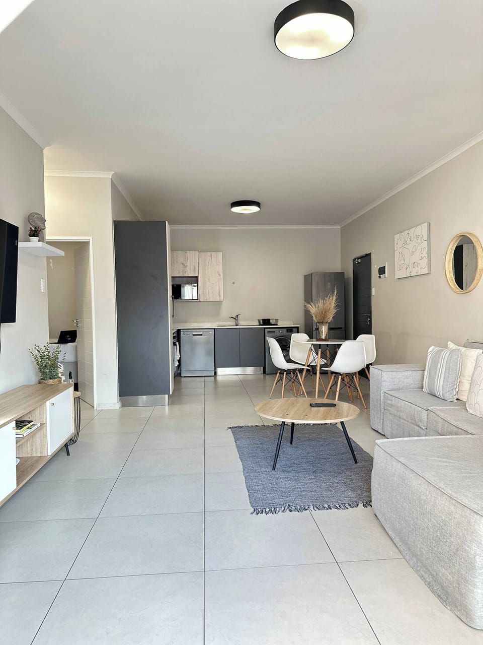 Apartment, 1 Bedroom, Balcony, City View | Interior
